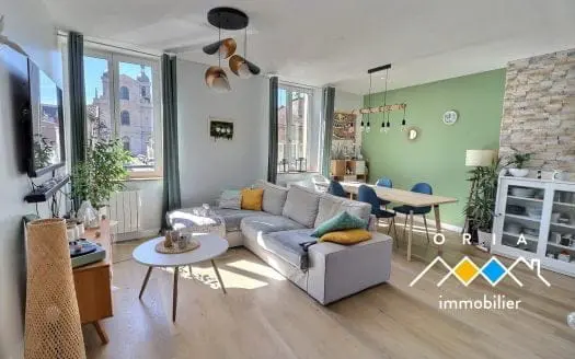 Appartement À vendre  2 chambres 90 m², 144000 €