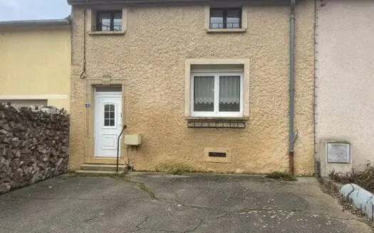 Maison À vendre  4 chambres 99 m², 118000 €