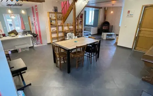 Maison À vendre 4 chambres 187 m², 169000 €