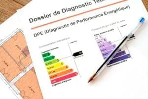 Schéma de DPE montrant les classes énergétiques, mise en avant de la classe E obligatoire pour la vente en 2025