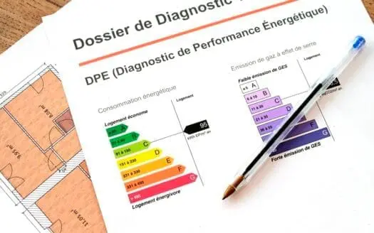 Schéma de DPE montrant les classes énergétiques, mise en avant de la classe E obligatoire pour la vente en 2025