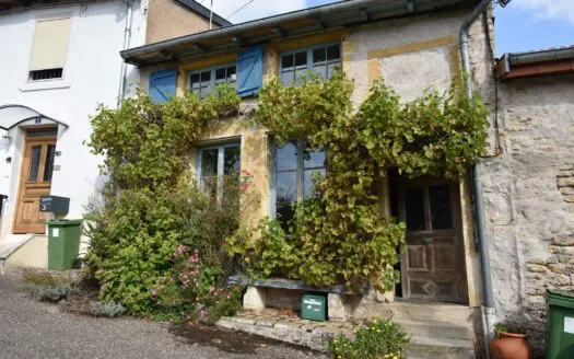 Maison À vendre  2 chambres 156 m², 170000 €