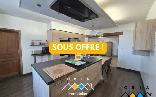 Maison À vendre  3 chambres 160 m², 190000 €