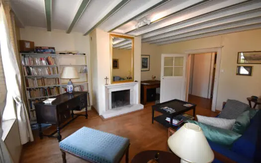 Maison À vendre  3 chambres 167.60000610352 m², 243800 €