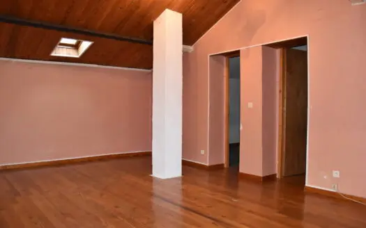 Maison À vendre  4 chambres 137.2200012207 m², 75000 €