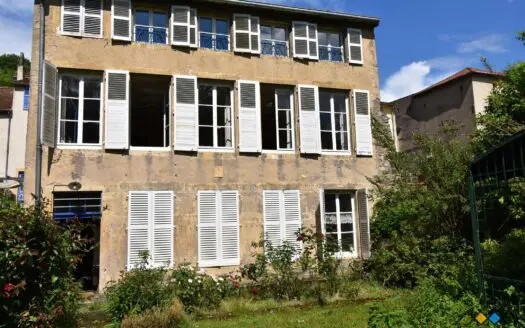 Maison À vendre 4 chambres 220 m², 212000 €
