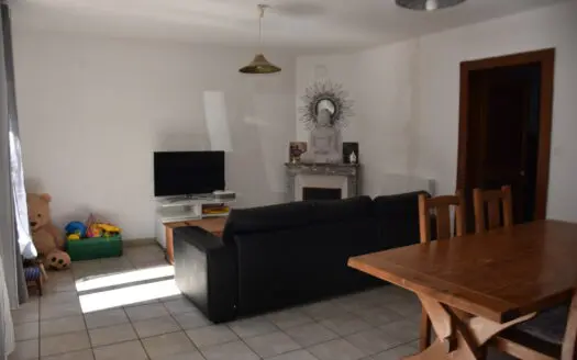 Maison À vendre  5 chambres 180 m², 113000 €