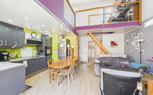 Maison À vendre 3 chambres 92.34 m², 196000 €