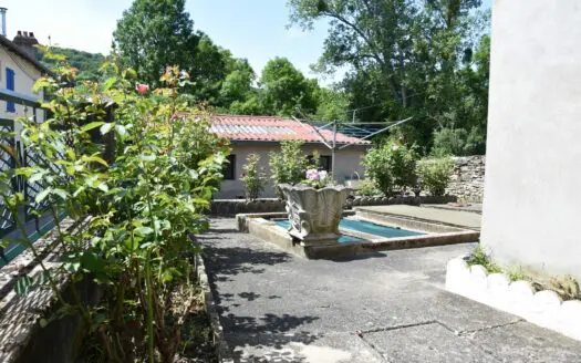 Maison À vendre  2 chambres 89.230003356934 m², 119000 €