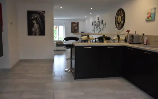 Maison À vendre  2 chambres 95.410003662109 m², 152000 €