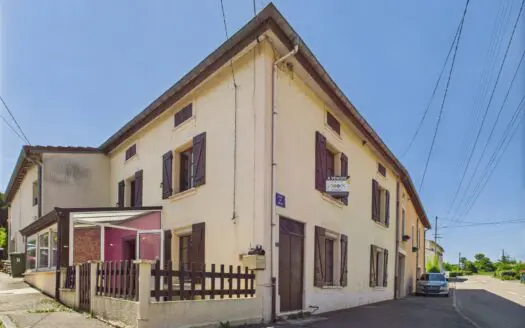 Maison À vendre 3 chambres 140.7 m², 85000 €