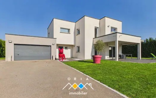 Maison À vendre  4 chambres 162.21 m², 389000 €