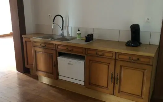 Appartement À louer  2 chambres 92.76 m², 750 €