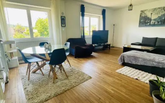 Appartement À louer 2 chambres 106.19 m², 810 €