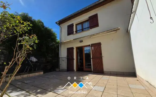 Maison À vendre 4 chambres 142.7 m², 150000 €