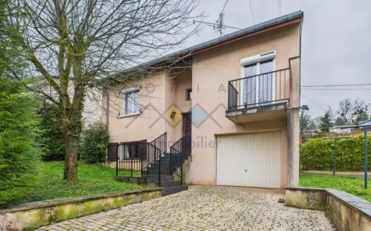 Maison À vendre 5 chambres 121.43 m², 232500 €