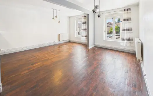 Appartement À vendre 2 chambres 83.02 m², 97000 €