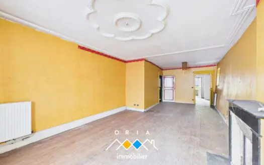 Maison À vendre 1 chambre 84.89 m², 64000 €
