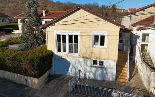 Maison À vendre  2 chambres 61.35 m², 144000 €