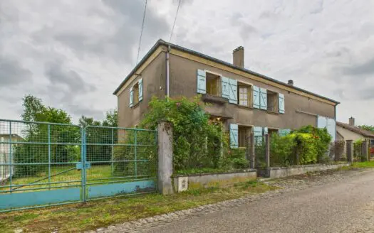 Maison À vendre  3 chambres 120.57 m², 222500 €