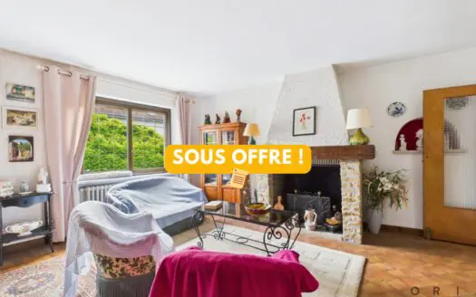 Maison À vendre  3 chambres 132.9 m², 149000 €