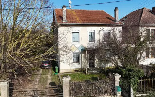Maison À vendre 4 chambres 186.01 m², 144000 €