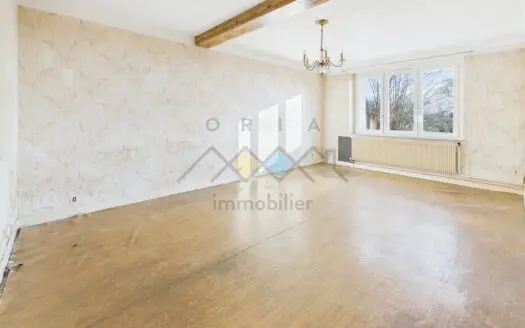 Appartement À vendre  2 chambres 97.07 m², 79000 €