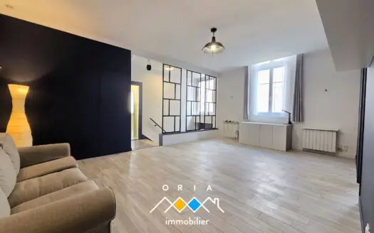 Maison À louer 2 chambres 74.5 m², 700 €