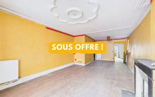 Maison À vendre 1 chambre 84.89 m², 64000 €